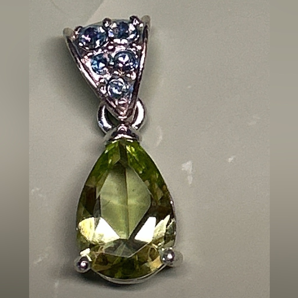 Avon Green and Silver Teardrop Pendant